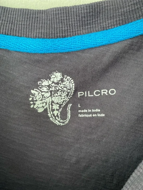 Pilcro Dark Gray Graphic Tiger Tee with Eyelet Ruffle Sleeves size large - Picture 4 of 6